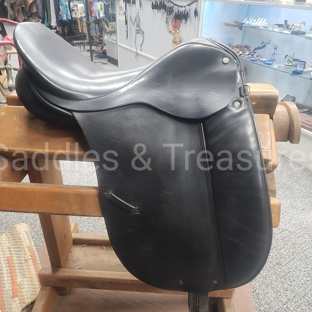 Moritz Dressage Saddle