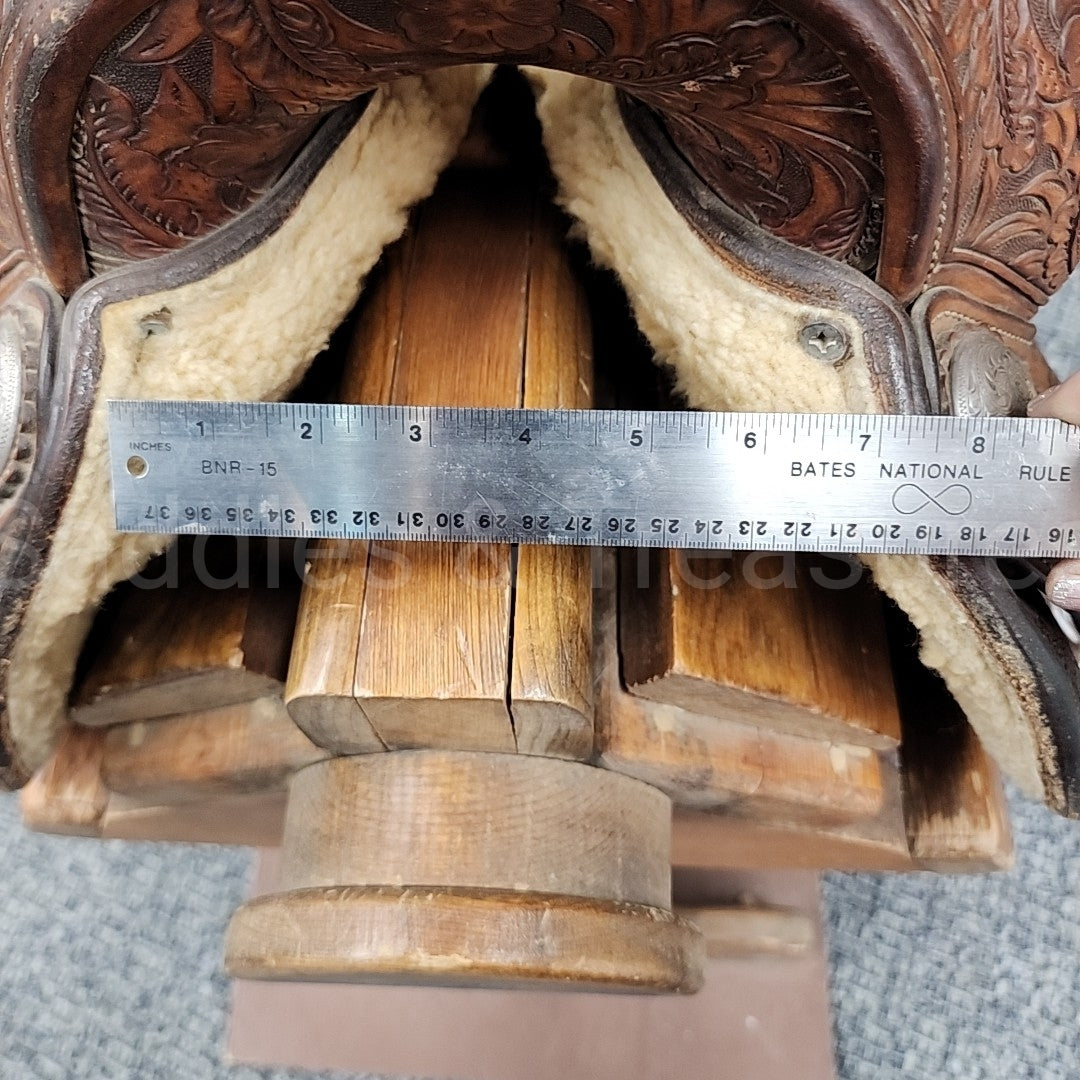 Pleasure Saddle