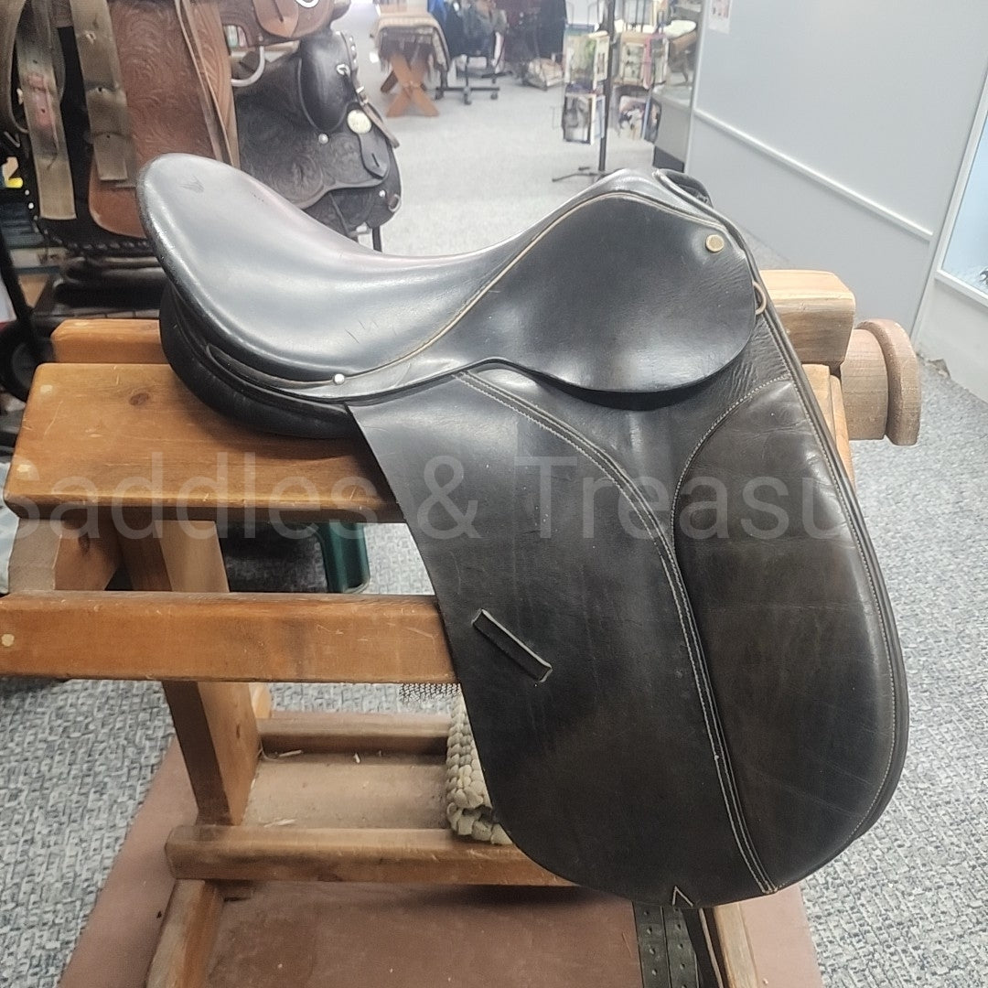 Collegiate Dressage Saddle