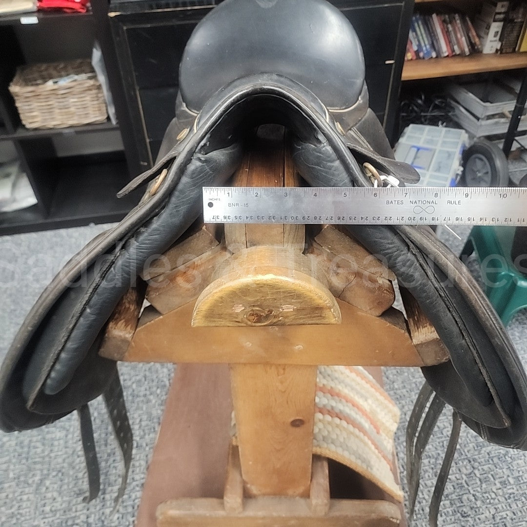 Collegiate Dressage Saddle