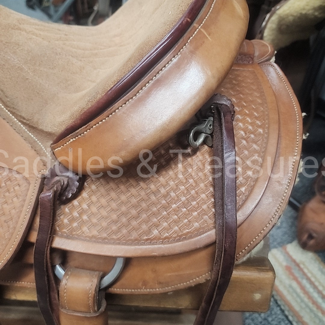 Outfitters Navato Roping Saddle