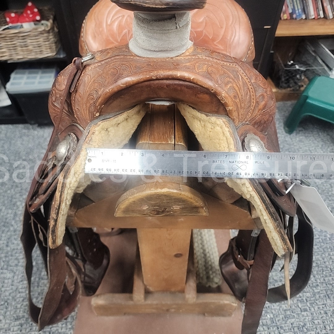 Roping Saddle