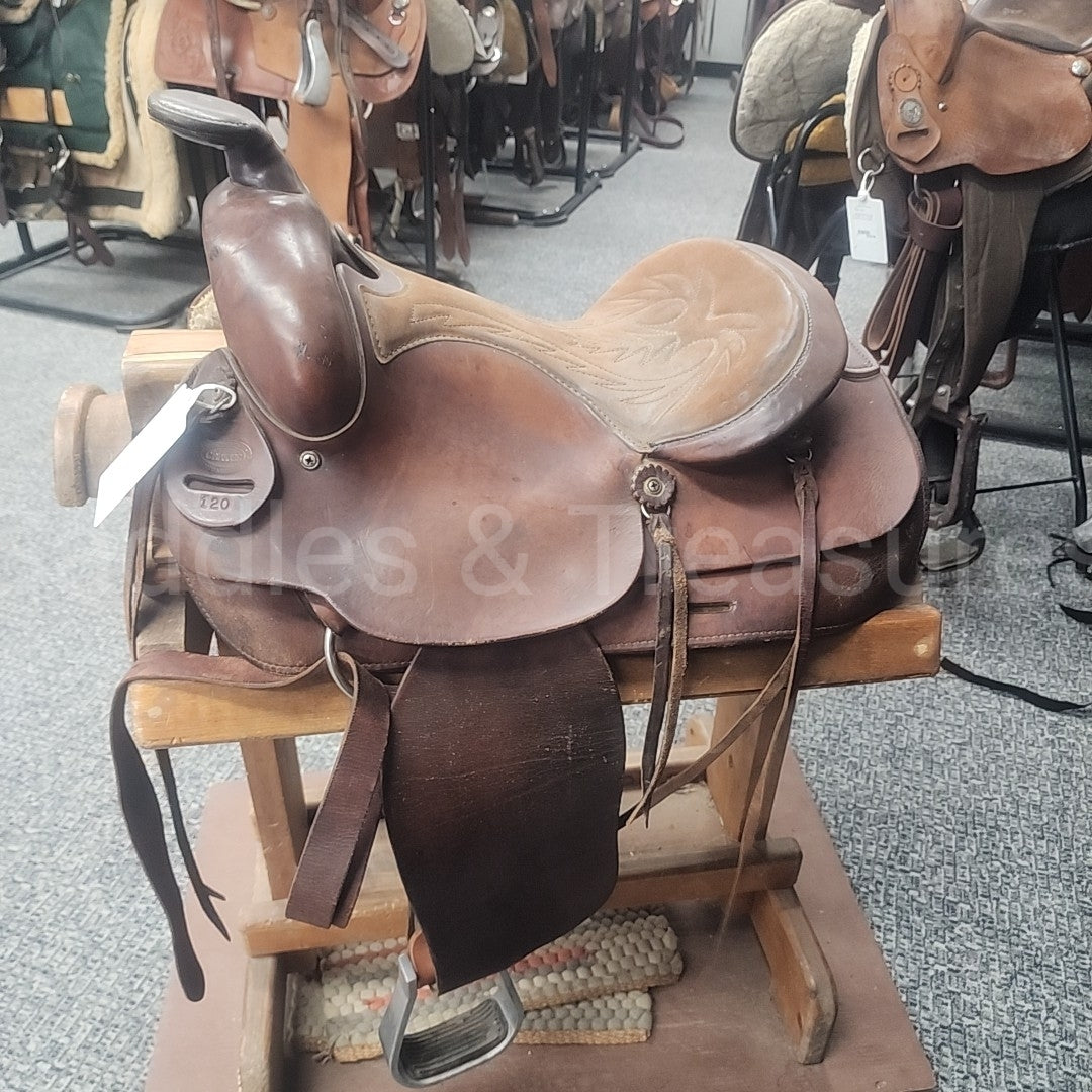 Crates Western Saddle