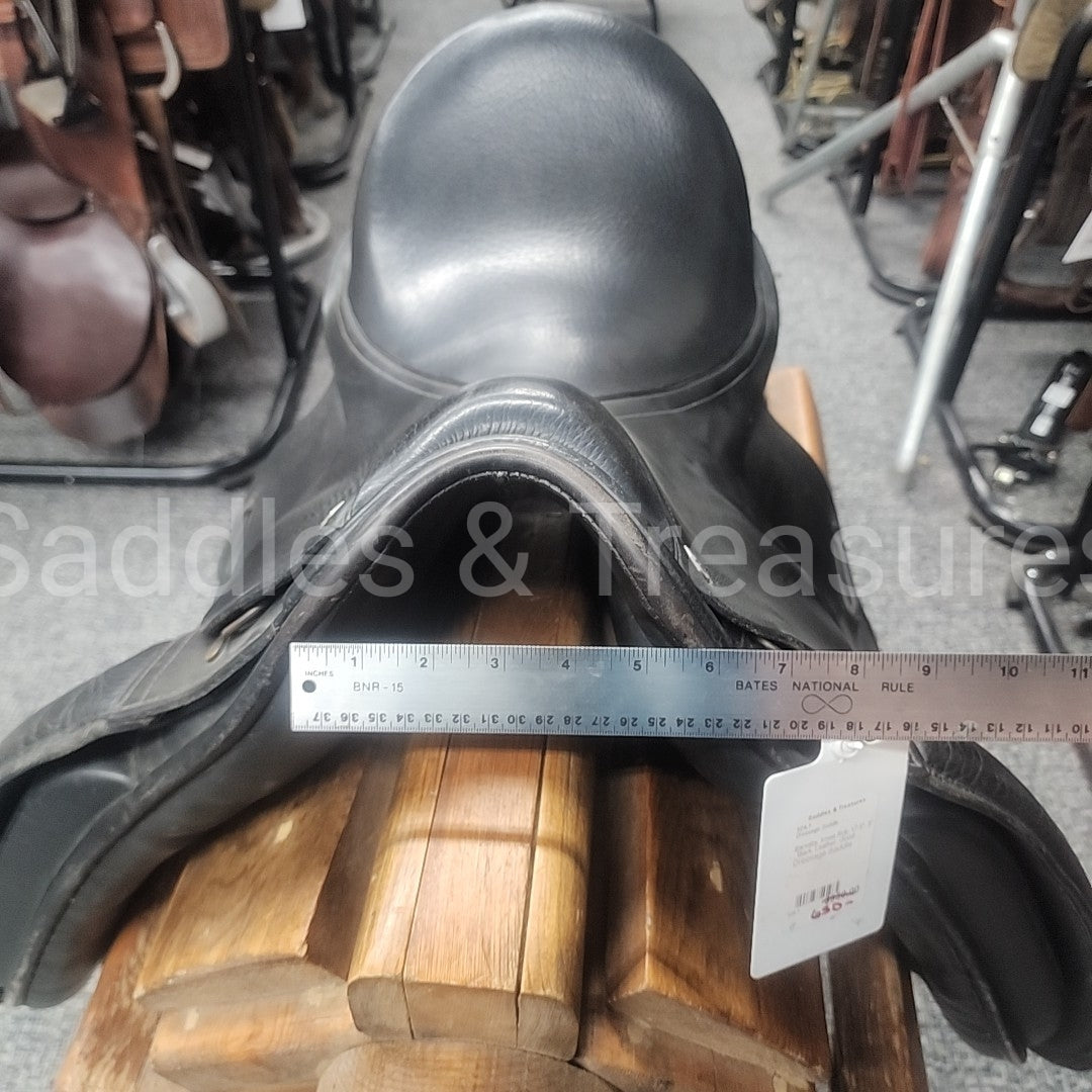Barnsby Dressage Saddle