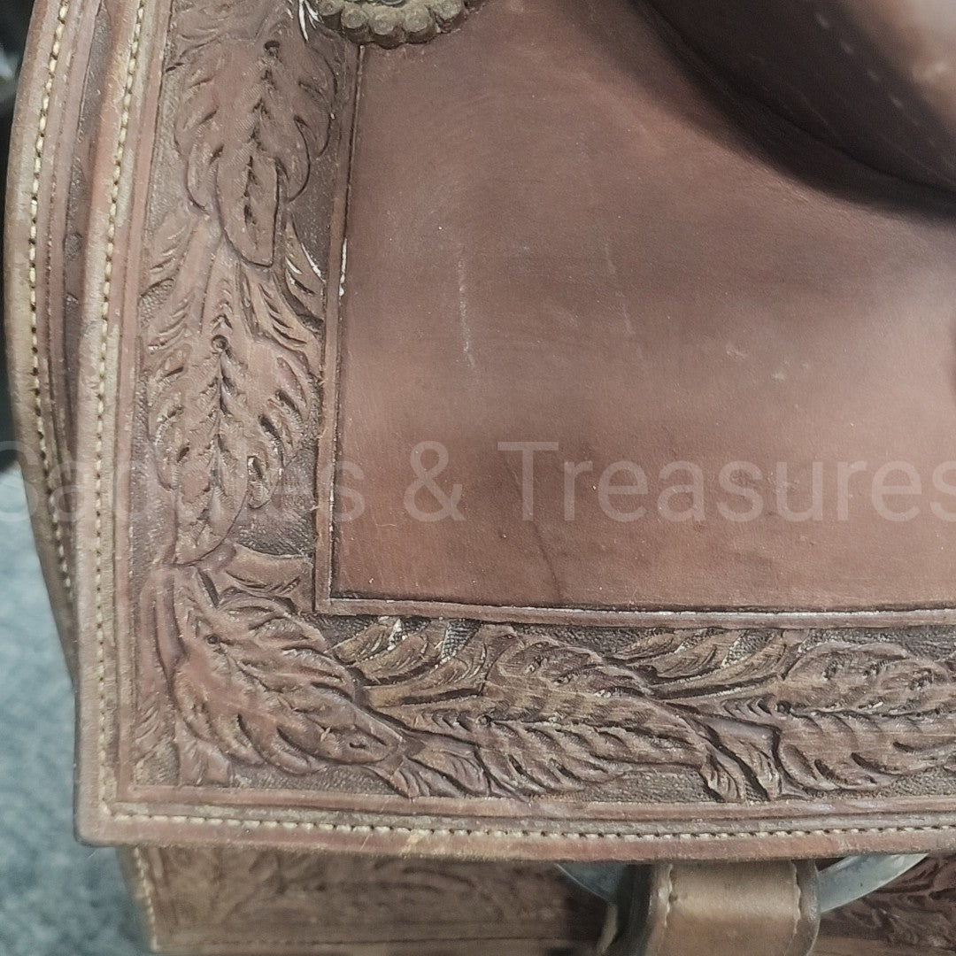 Stray Dog Cutting Saddle