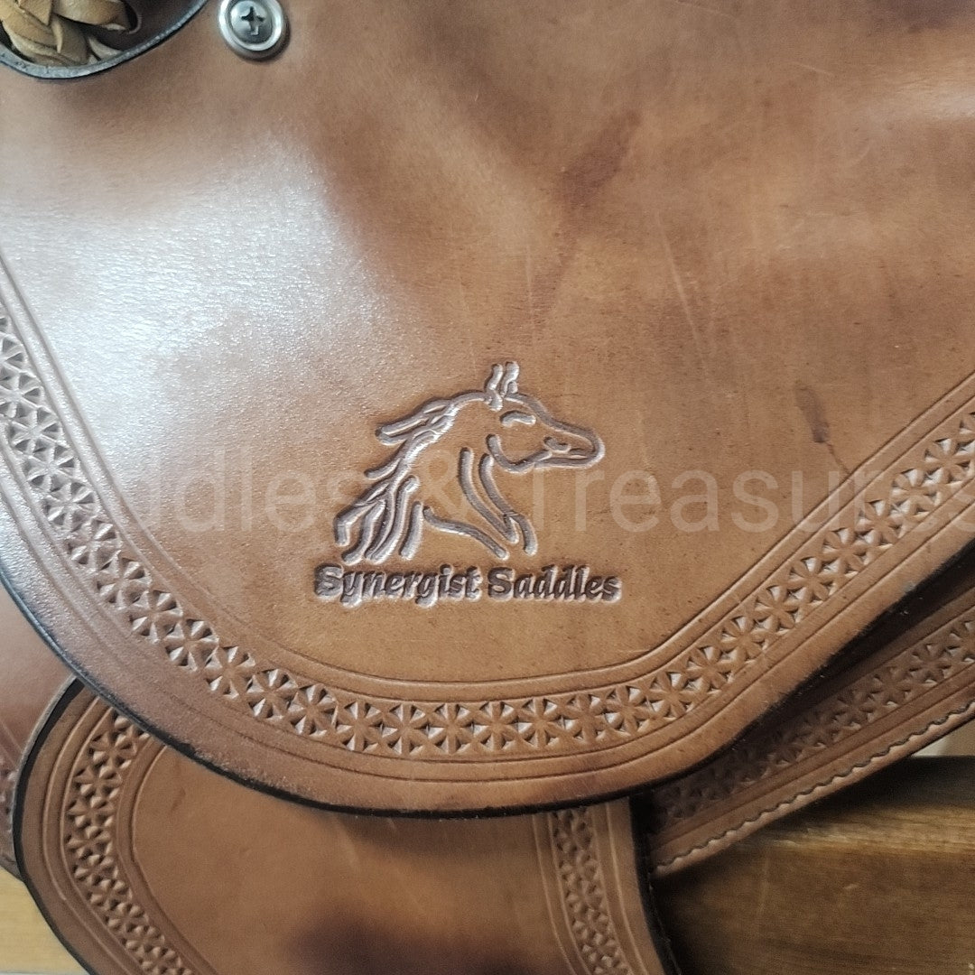 Synergist Western Saddle