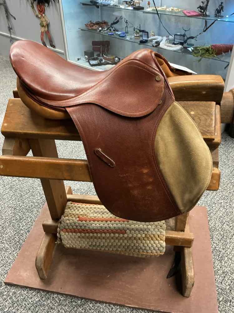 Collegiate Jumping Saddle