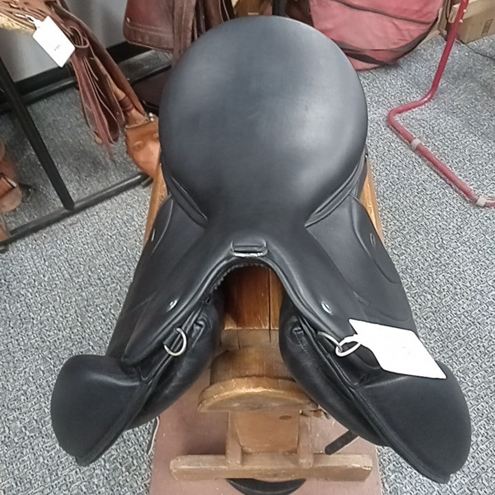 Wow Dressage Saddle