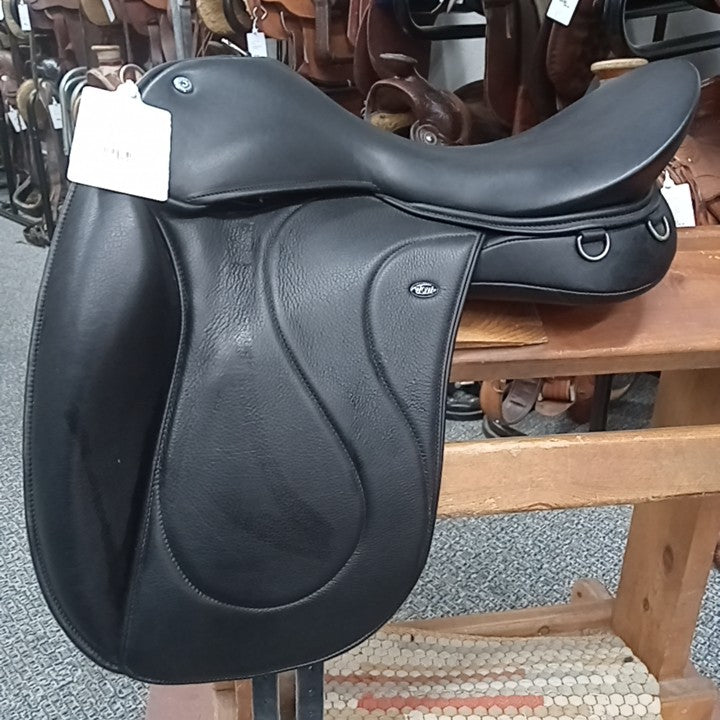 Wow Dressage Saddle