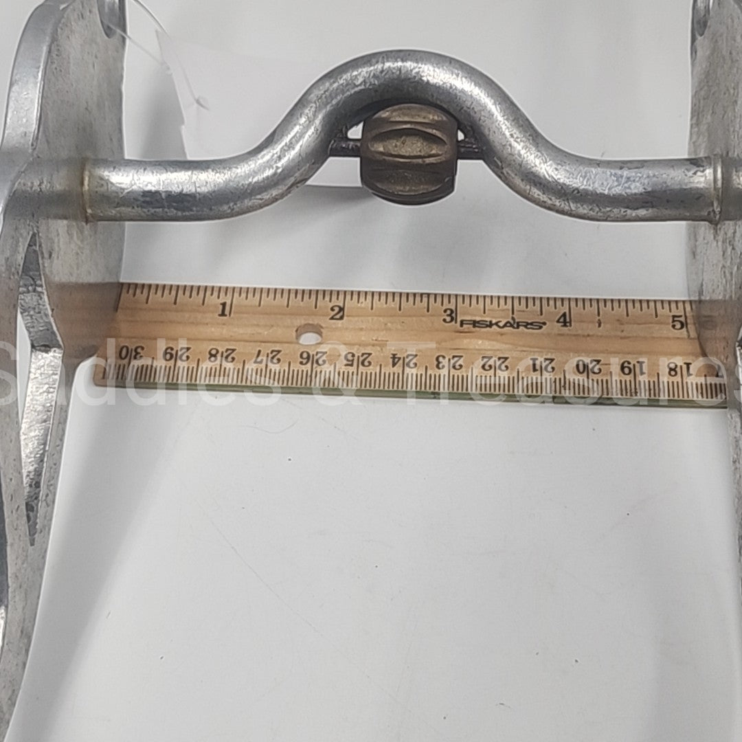 Crocket 4.75" Curb