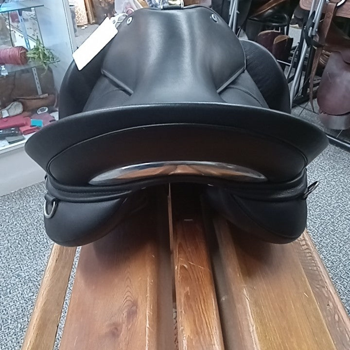 Wow Dressage Saddle