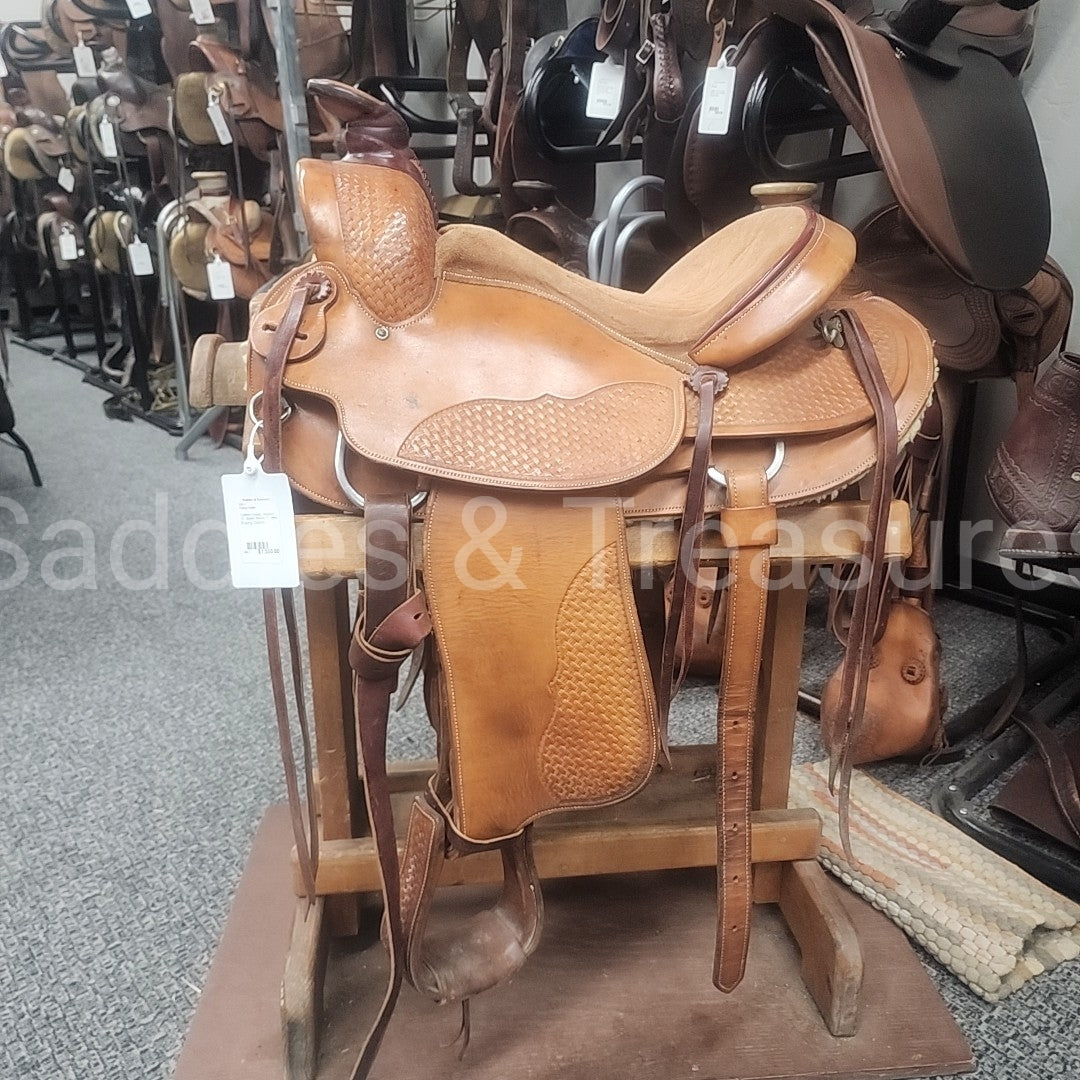 Outfitters Navato Roping Saddle