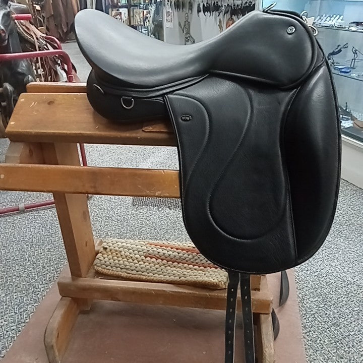 Wow Dressage Saddle