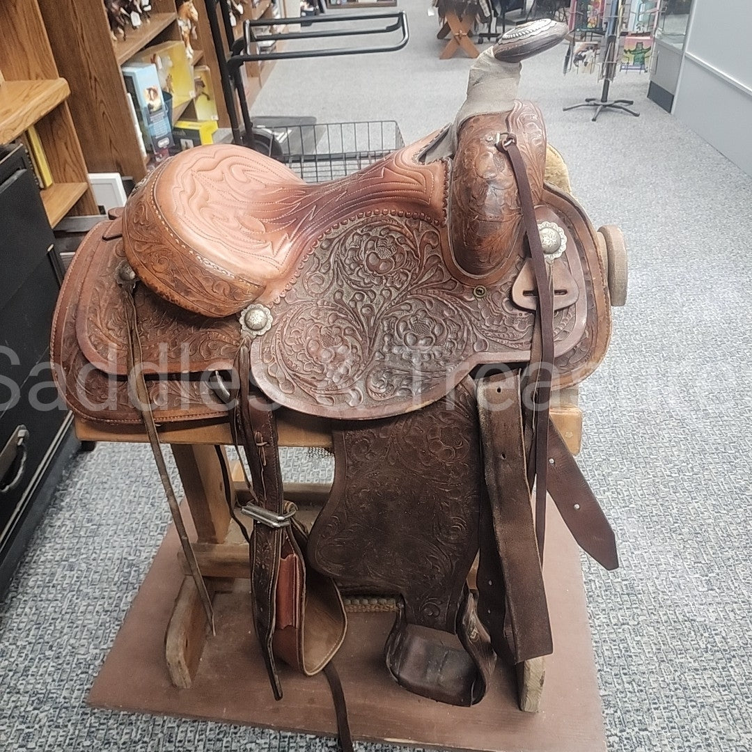 Roping Saddle