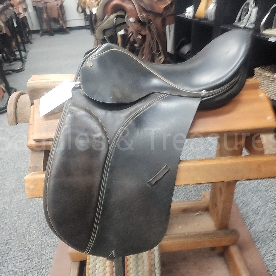 Collegiate Dressage Saddle