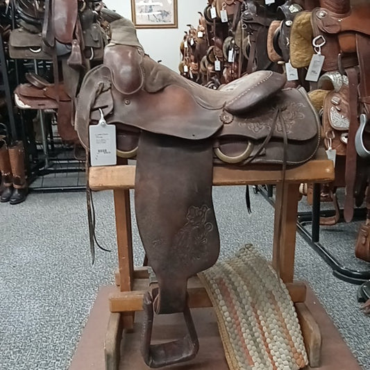 Roping Saddle