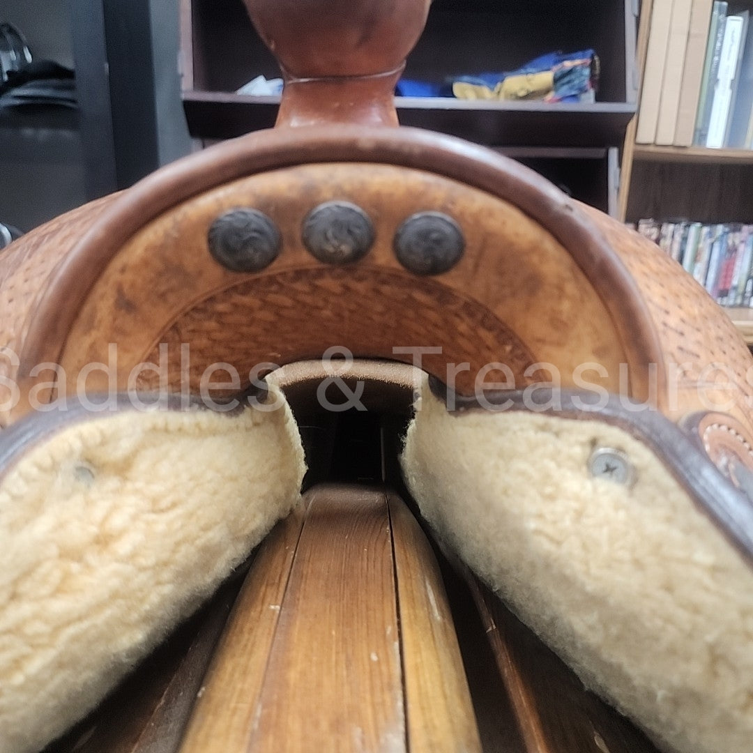 Blue Ribbon Pleasure Saddle