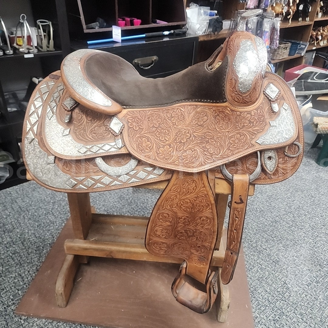 Pleasure Saddle